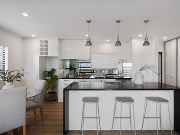 Sunny, Modern Living in the Heart of Torbay