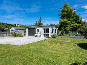 Single-Level Perfection with Self-Contained Studio