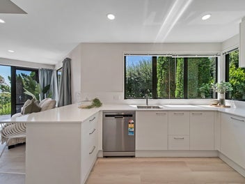 A Modern Masterpiece with Panoramic Grandeur