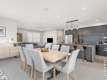 Hamptons Style 300sqm Entertainers Home