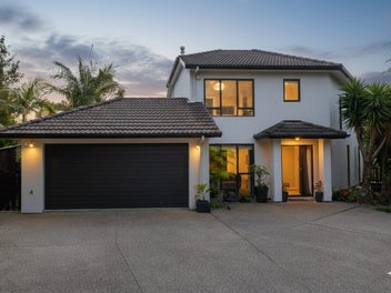 Stylish Family Retreat - Your Slice of Paradise