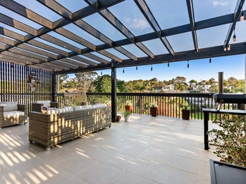 Waterfront Magic - Owners Are Aussie Bound!