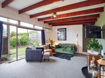 Charming Gladstone opportunity!