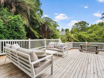 Peaceful Freehold Family Oasis