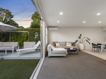 Sun-Soaked, Stylish & Seriously Well Located