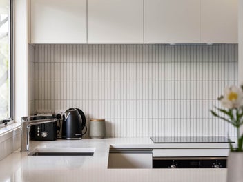 Outdoor Bliss: Gardens, Sun & Space to Play