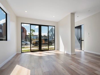 Brand New Karaka Home with Master Build Quality