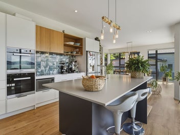 Flawless Design, Breathtaking Harbour Vista.