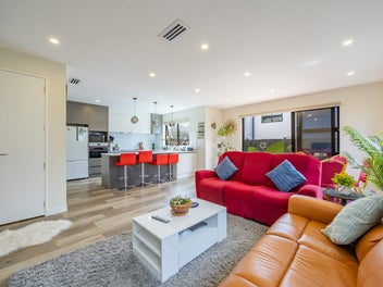 Floor Area: 214sqm (M or L) of Grandeur