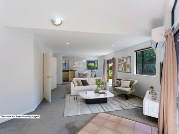 Convenient Address to Rail and Shops