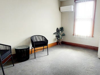 Image 1 of 7