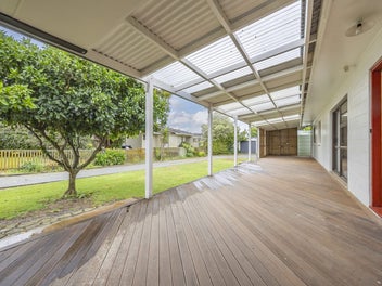 Affordable Family Home - new carpet & fresh paint