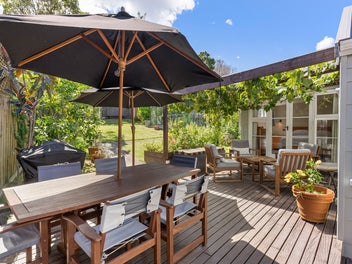 SPACIOUS FAMILY HOME IN RANGI ZONE!