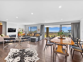 Lifestyle and Water View - Stunning Home