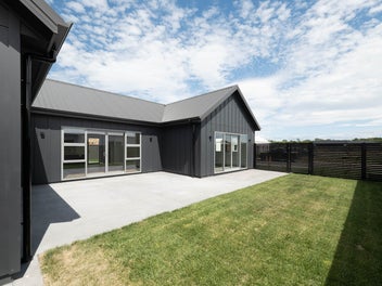 Contemporary family home in prime Frimley location