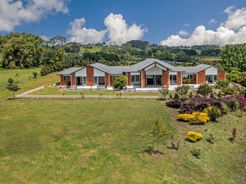 A Rare Single-Level Family Estate