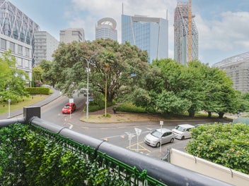 Tranquil City Escape