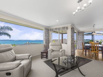 Big Blue Water Views - Easy Lock-Up & Leave Living