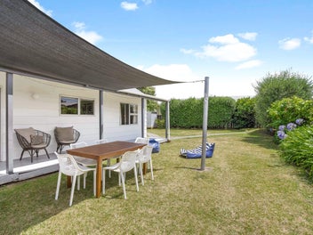 Easy Living | Private, Estuary & Beach Close