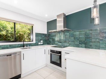 Broadmeadows - Wow A Beauty!