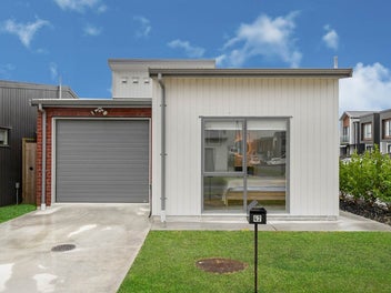 Near New Home in Kauri Flats School Zone!