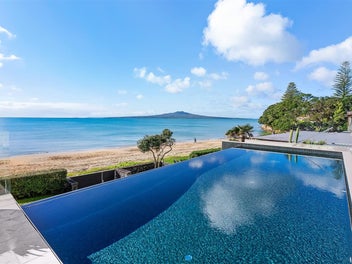 Large Scale Beachfront - Private Boat Storage