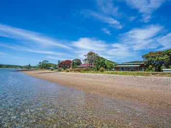 Freehold Waterfront Pataua South - This is the one