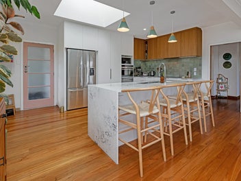 Classic Vibes, Modern Living