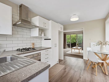 Vendors Liquidating - Serious Sale