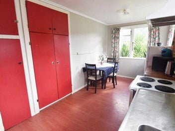 Investors take notice - Auction