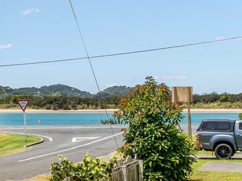 Kiwi Bach with Room to Improve