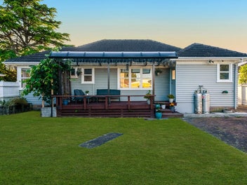 Live In or Develop - 756M2 with 4Bedroom Home