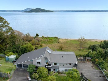 Dream Views Over Lake Rotorua