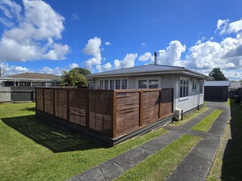 3 bedroom, Outdoor office/hobby room & 2 bathrooms