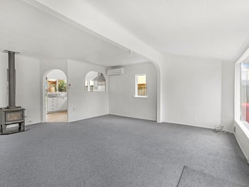 Super Seafront. Super Rare.