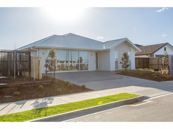 LUXURY LIVING IN THE MEADOWS