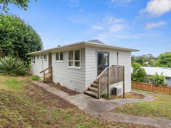 Generous Onerahi section – a renovator’s dream