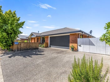 Your house hunting journey stops here!