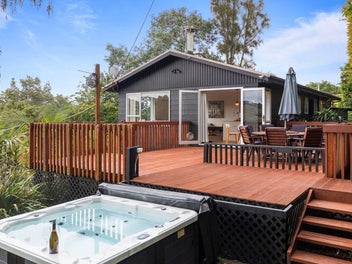 Semi-Rural, Views, Minutes from Everything