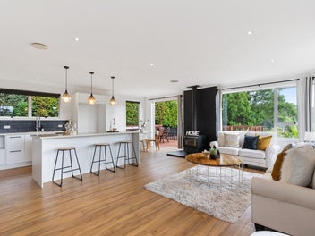 Semi-Rural, Views, Minutes from Everything