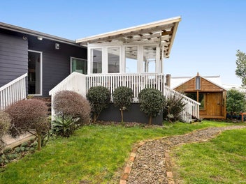 Picture Perfect Freehold 1st Home Opportunity