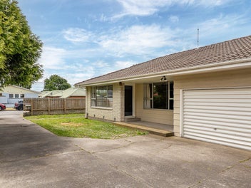 As is, where is - stroll to the city