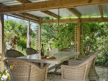 Peaceful Lifestyle Living with Extra Accommodation