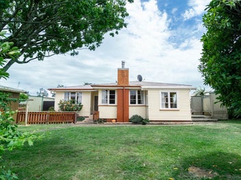 1960s Classic Big 796m2 Site (approximately)