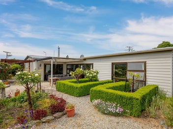 Idyllic Retreat with Dual Dwellings