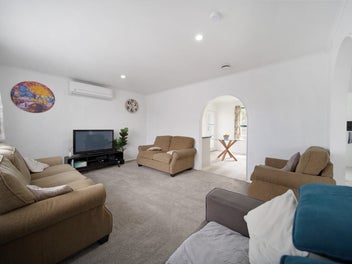 Vendors relocated- Freehold Starter!