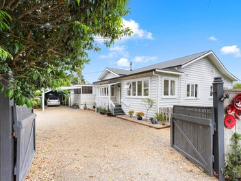 Corner Site - Centre Stage