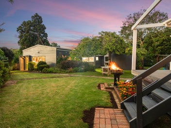 Corner Site - Centre Stage