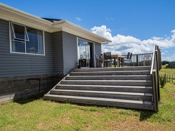 Rural Lifestyle Living in Popular Waipu