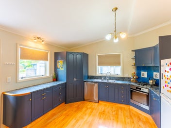 Private Spacious Family Home